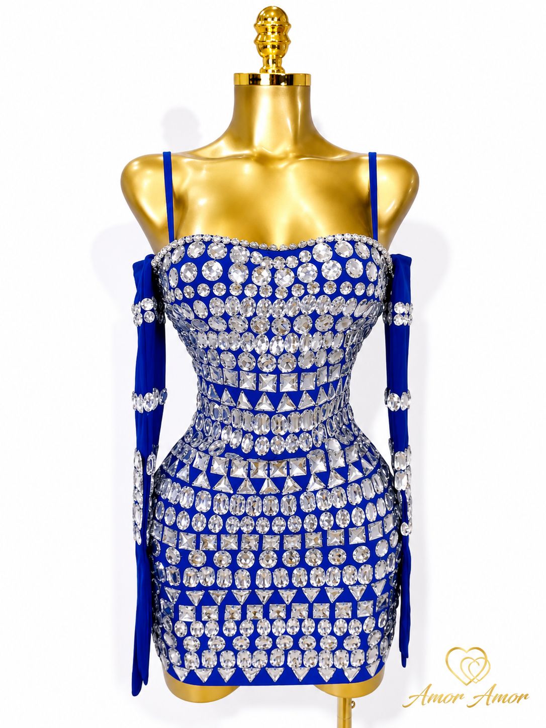 ✨ Impactante vestido azul royal con pedrería de lujo y guantes coordinados. Diseñado para destacar. 💎💙