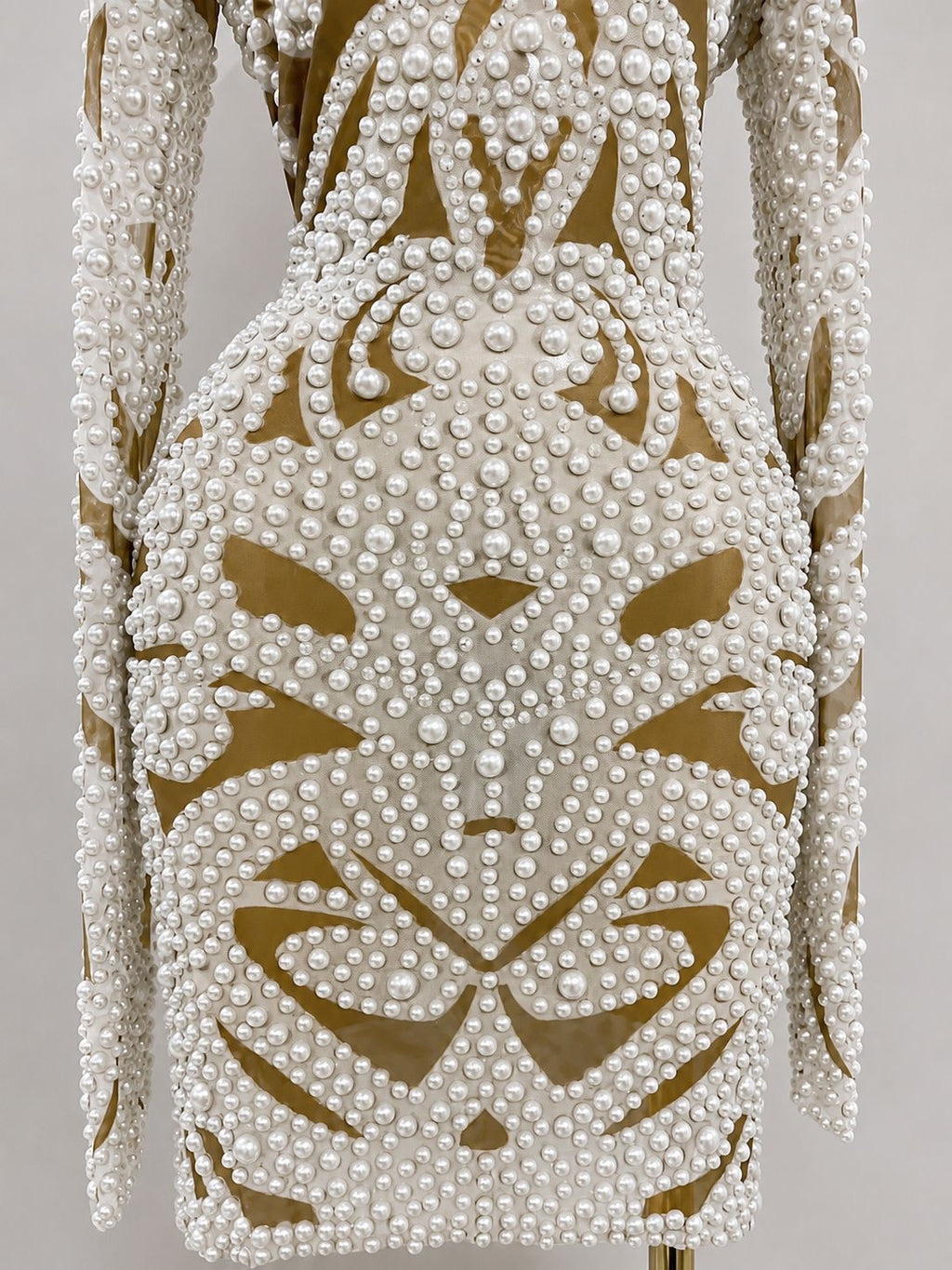 VESTIDO ALTA GAMA, ELEGANTE CON DISEÑO DE PERLAS, M/L , 
TELA ELÁSTICA