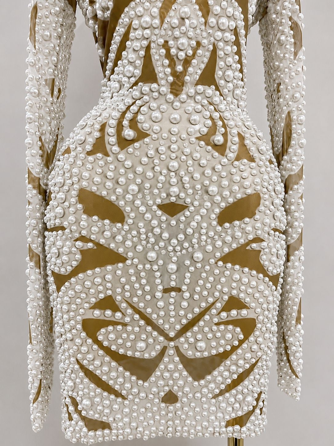 VESTIDO ALTA GAMA, ELEGANTE CON DISEÑO DE PERLAS, M/L , 
TELA ELÁSTICA