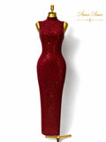 VESTIDO ROJO APLICACIÓN CRISTALES  S/M , LUCE ÚNICA .