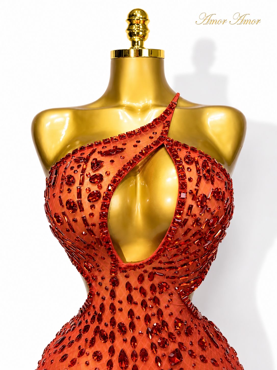 VESTIDO SEXY APLICACIÓN CRISTALES , ÚNICA ,SEXY Y ORIGINAL .
