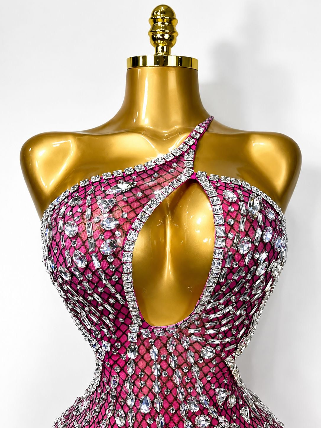 VESTIDO SEXY APLICACIÓN CRISTALES , ÚNICA ,SEXY Y ORIGINAL .
