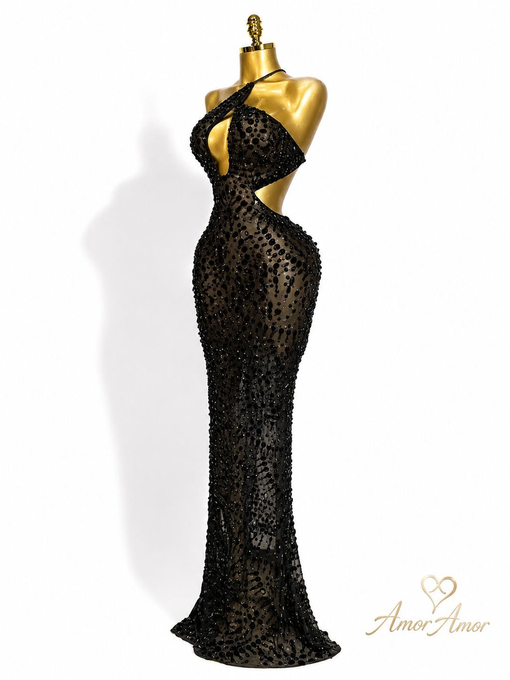 ✨ Impactante vestido negro con aplicaciones de pedrería y diseño que estiliza la figura. Perfecto para brillar en cualquier evento. 🖤 (fondo opcional )
