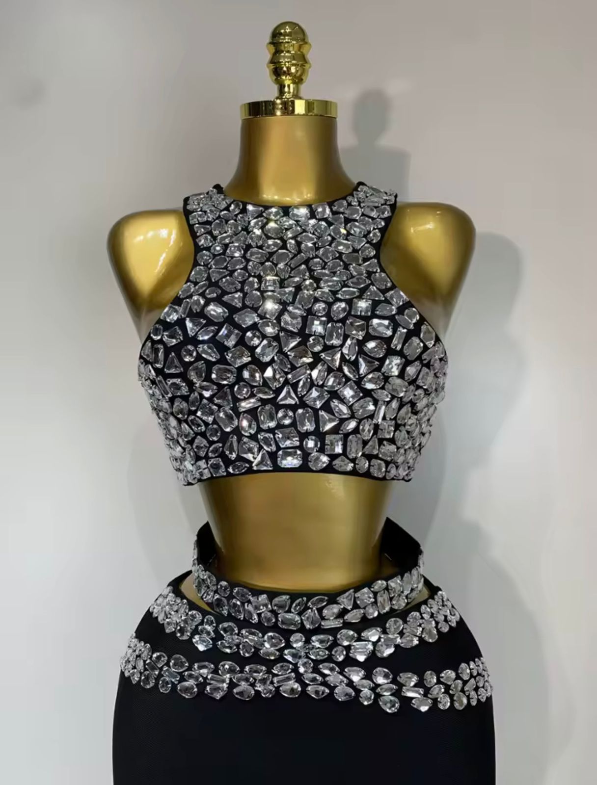 conjunto bandaje cristales en pecho