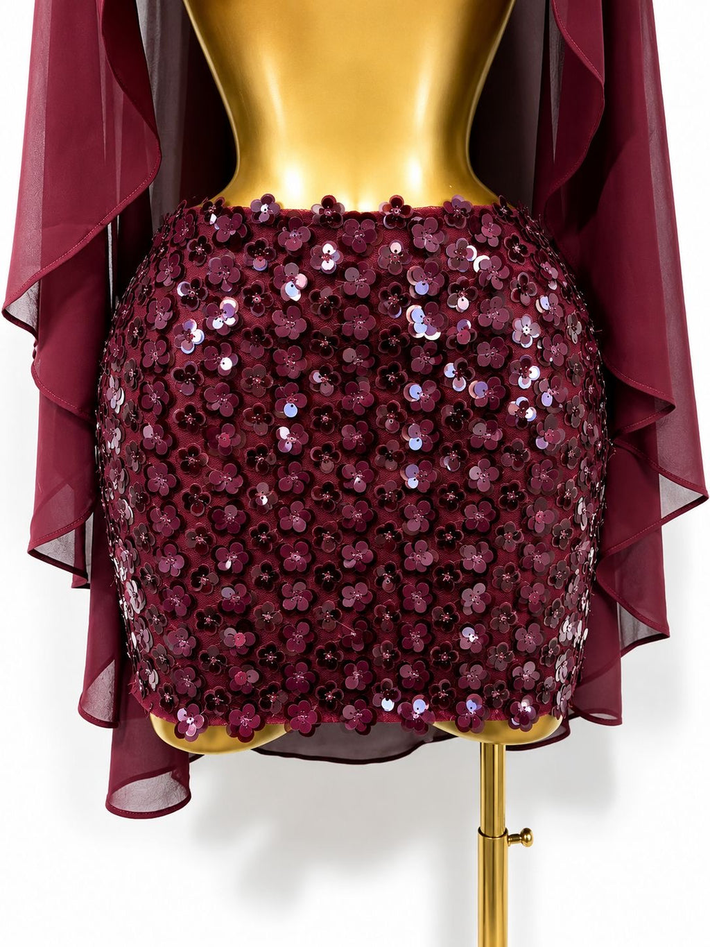 CONJUNTO , BLUSA TIPO CAPA CON UNA GRAN ESECIA DE SEXY Y ELEGANTE . FALDA XTRECH LENTEJUELAS .