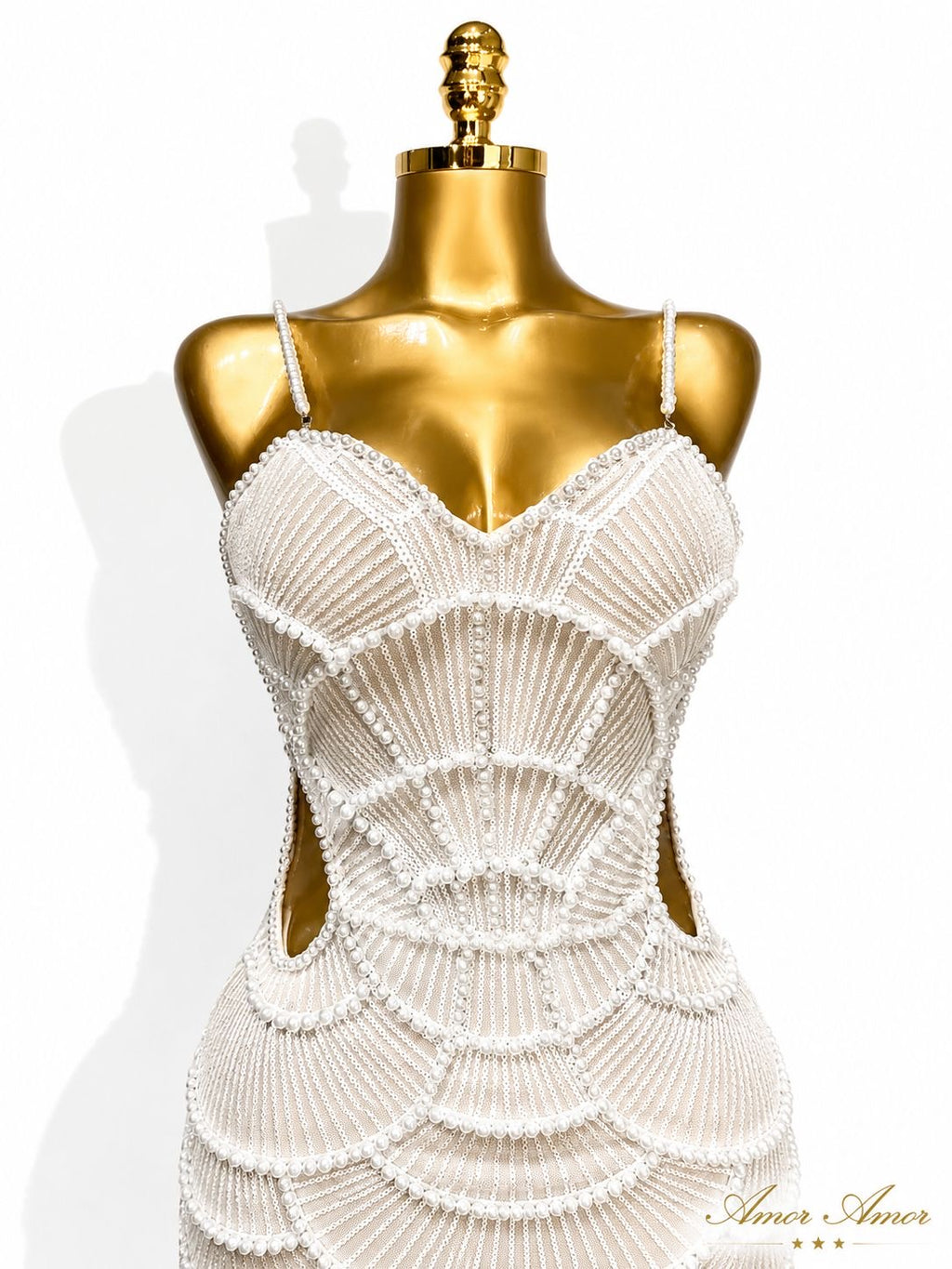 VESTIDO ADECUADO PARA BAUTIZO 
MAXI LARGO ,TELA ELÁSTICA NO RÍGIDA