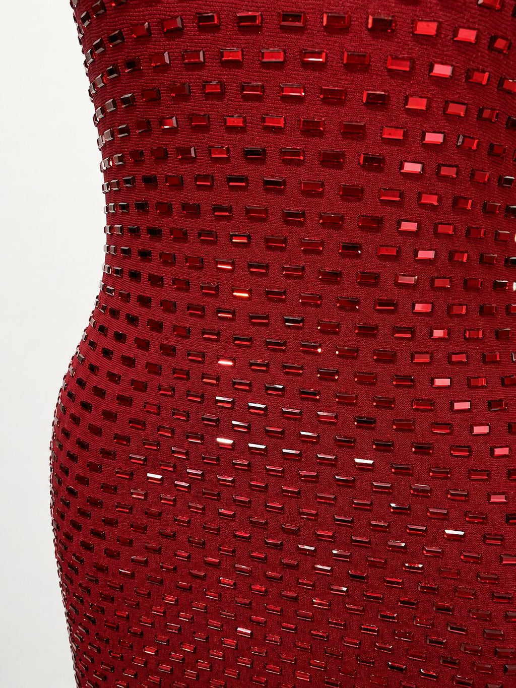 VESTIDO ROJO APLICACIÓN CRISTALES  S/M , LUCE ÚNICA .